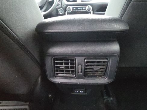 Used 2025 Toyota RAV4 XLE FWD image 30