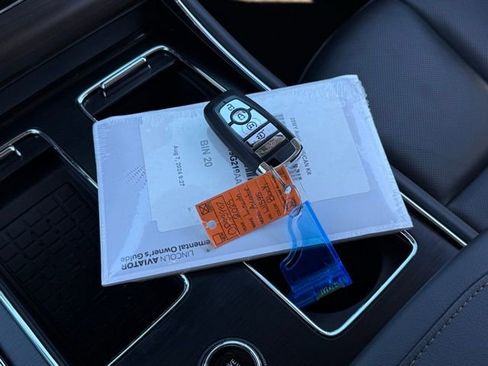 Used 2025 Lincoln Aviator Reserve w/ Illumination Package image 5