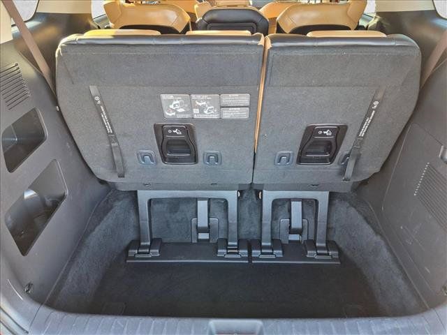 Used 2024 Kia Carnival LX FWD image 6