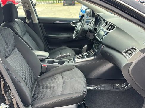 Used 2019 Nissan Sentra SR FWD image 17