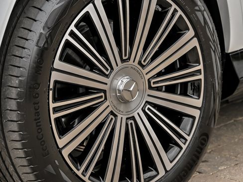 Used 2026 Mercedes-Benz Maybach GLS 600 4MATIC image 12
