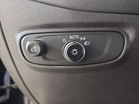 Used 2024 Chevrolet Equinox LT w/ LPO, Floor Liner Package FWD image 31