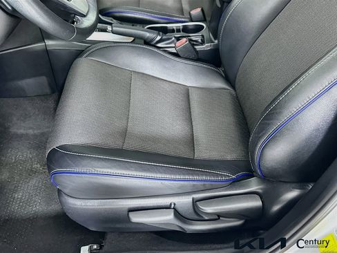 Used 2017 Toyota Corolla SE w/ SE Premium Package FWD image 18