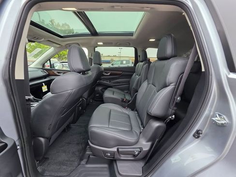 New 2025 Subaru Ascent Touring w/ Popular Package #2 image 19
