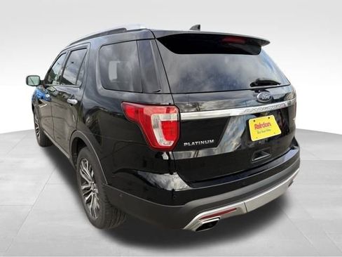 Used 2017 Ford Explorer Platinum image 8