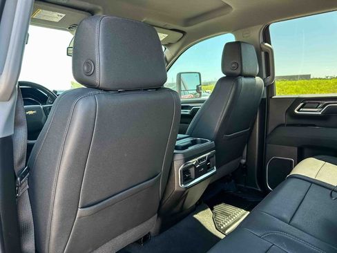 Used 2025 Chevrolet Silverado 3500 LTZ w/ LTZ Plus Package AWD/4WD image 17