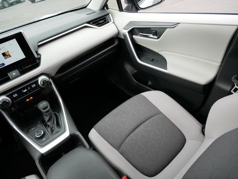 Certified 2025 Toyota RAV4 XLE AWD/4WD image 11