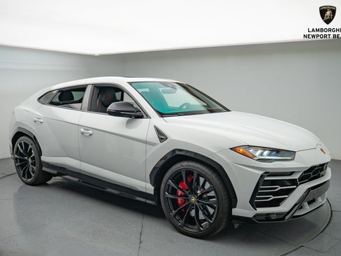Used 2021 Lamborghini Urus AWD/4WD image 1