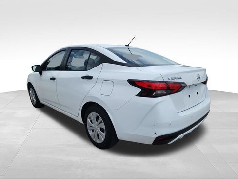 Used 2022 Nissan Versa S FWD image 7