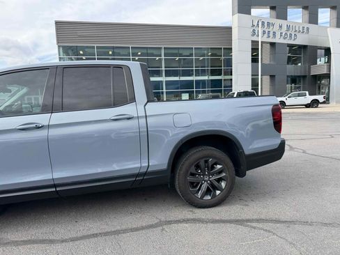 Used 2023 Honda Ridgeline Sport image 4