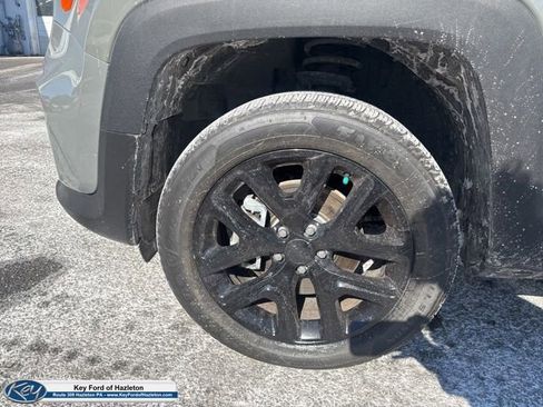 Used 2022 Jeep Renegade Altitude image 16