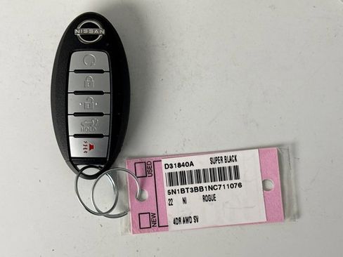 Used 2022 Nissan Rogue SV w/ SV Premium Package image 10