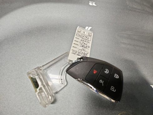 Certified 2025 Chevrolet Traverse High Country w/ LPO, Illumination Package image 32