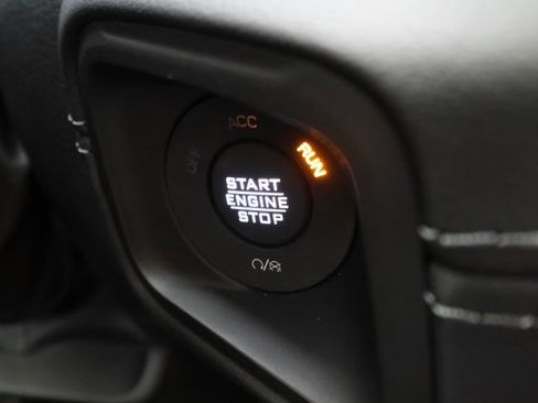 Used 2025 Jeep Wrangler Unlimited Sahara image 16