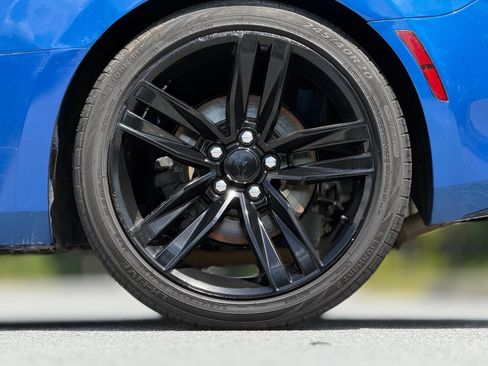 Used 2017 Chevrolet Camaro LT RWD image 21