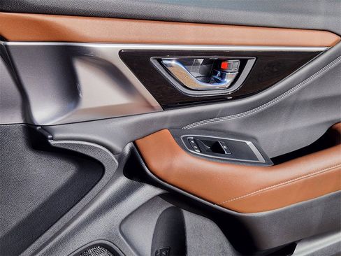 Used 2020 Subaru Outback Touring w/ Popular Package #2 image 13