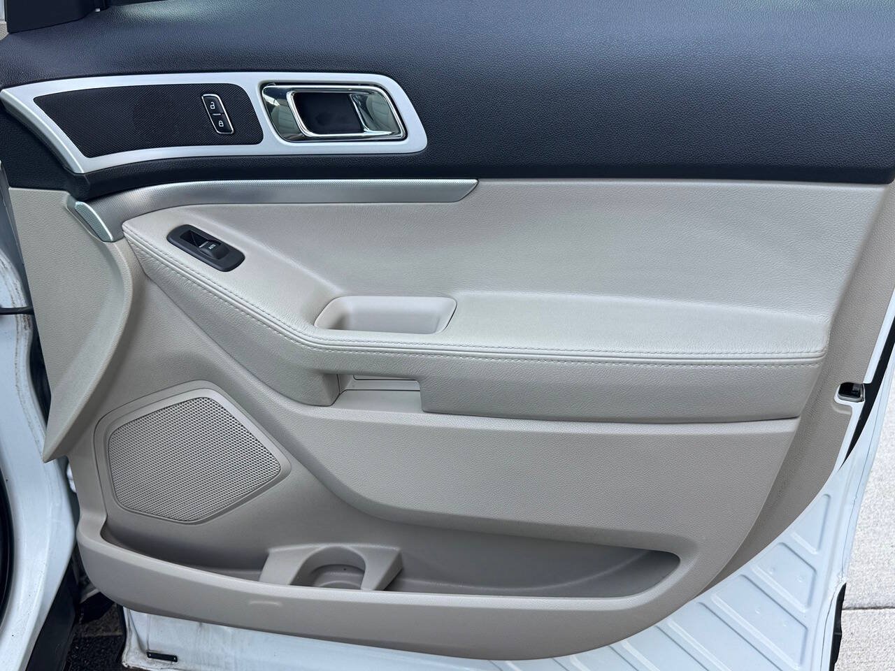 Used 2014 Ford Explorer XLT FWD image 59
