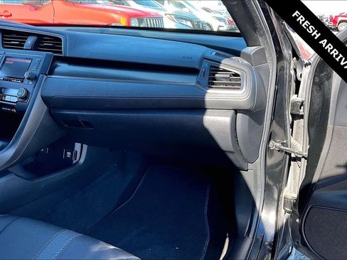 Used 2018 Honda Civic Sport image 24