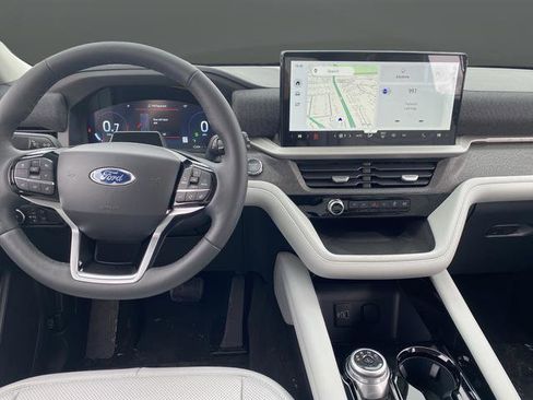 New 2026 Ford Explorer Platinum w/ LUX Leather Package image 5