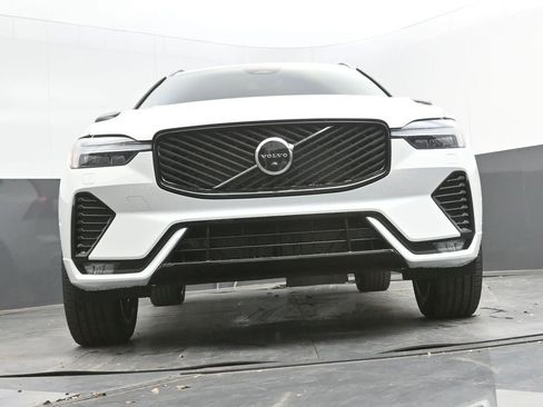New 2026 Volvo XC60 B5 Plus w/ Protection Package Premier AWD/4WD image 37