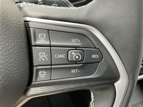 New 2025 Jeep Grand Cherokee L Laredo w/ Luxury Tech Group I image 37