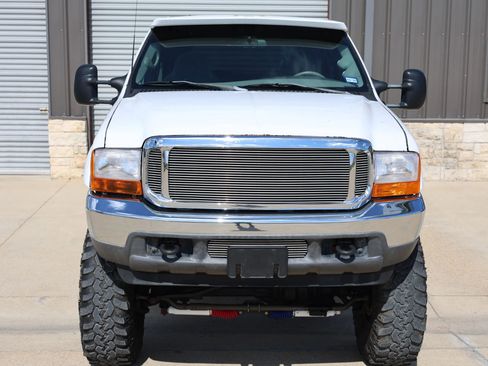 Used 2000 Ford Excursion XLT image 11