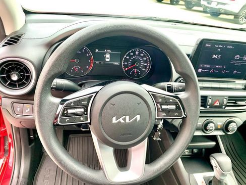 Used 2024 Kia Forte LXS w/ LXS Technology Package image 29