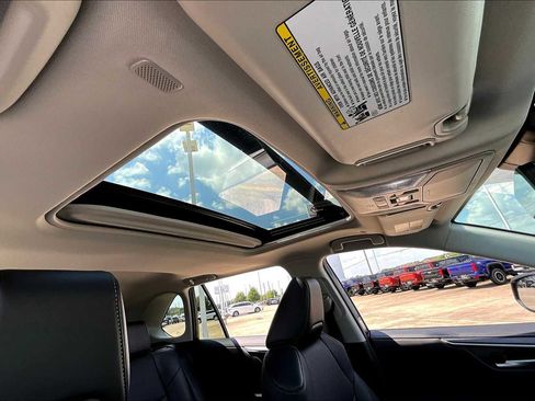 Used 2024 Toyota RAV4 Limited image 14