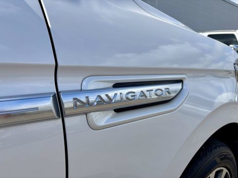 Used 2018 Lincoln Navigator Select AWD/4WD image 33