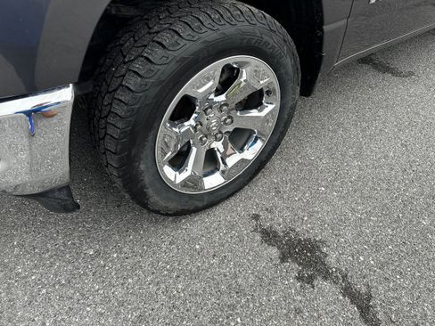 Used 2021 RAM 1500 Big Horn AWD/4WD image 3