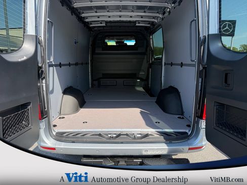 Used 2026 Mercedes-Benz Sprinter 2500 image 17