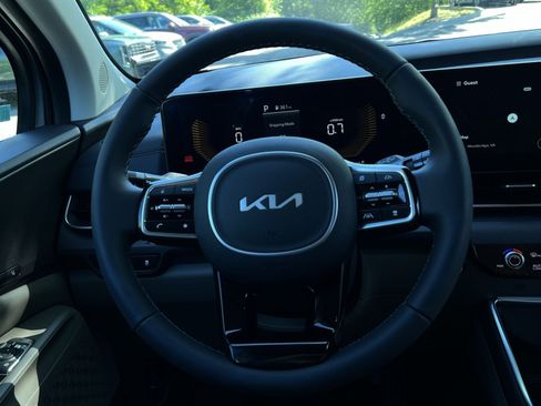 New 2026 Kia Carnival EX FWD image 38