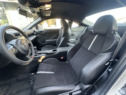Used 2025 Toyota GR86 Premium w/ Performance Package RWD image 9