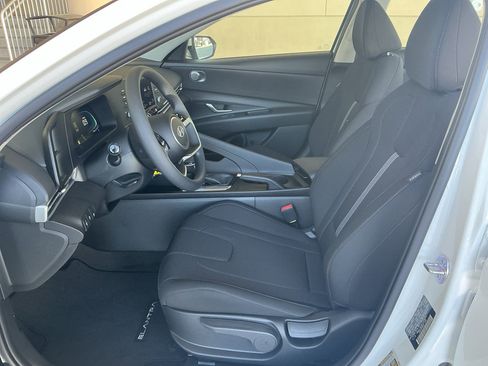 New 2026 Hyundai Elantra SE FWD image 13