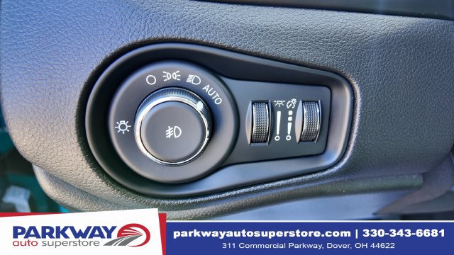Used 2022 Jeep Renegade Latitude w/ Convenience Group AWD/4WD image 20