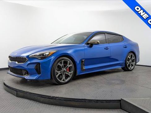 Used 2018 Kia Stinger GT RWD image 2