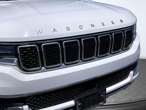 Used 2024 Jeep Wagoneer L Series II RWD image 29
