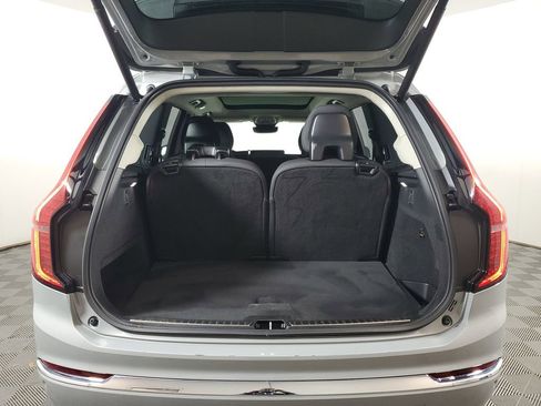 Used 2025 Volvo XC90 B6 Plus image 11