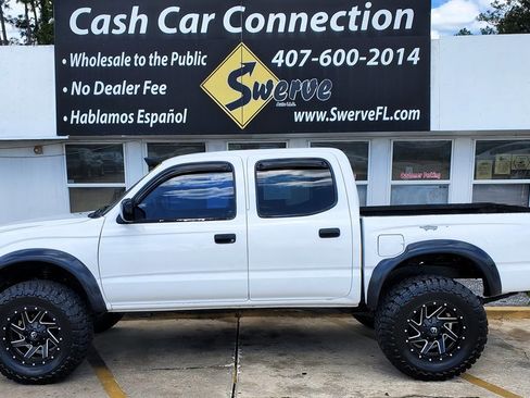 Used 2003 Toyota Tacoma w/ SR5 Package image 9