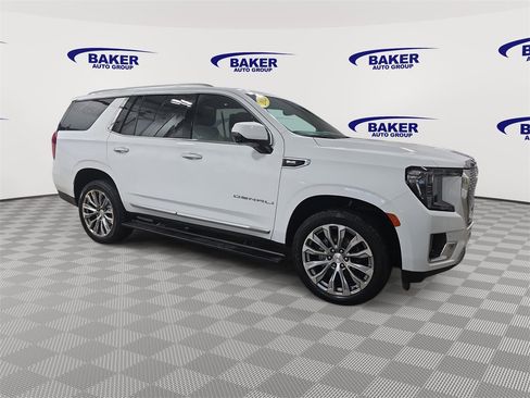 Used 2021 GMC Yukon Denali w/ Denali Premium Package image 3