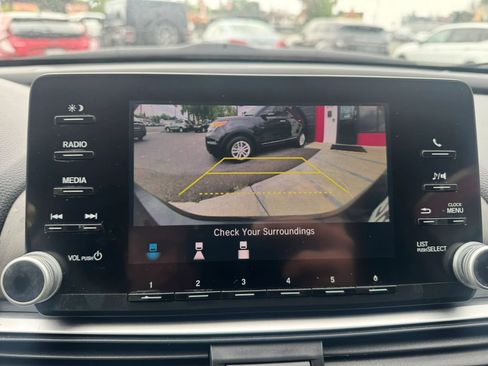 Used 2018 Honda Accord LX image 16