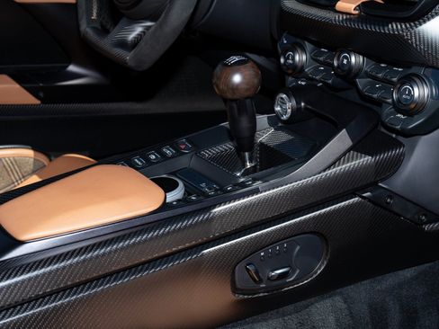 Used 2024 Aston Martin Valour image 70