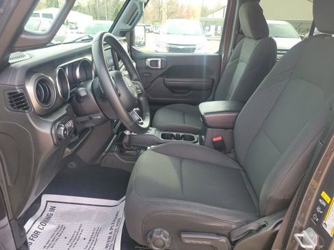 Used 2022 Jeep Wrangler Unlimited Sport image 14
