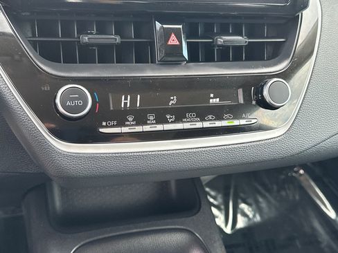 Certified 2025 Toyota Corolla LE image 25