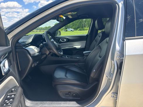 Used 2024 Jeep Compass Limited AWD/4WD image 17