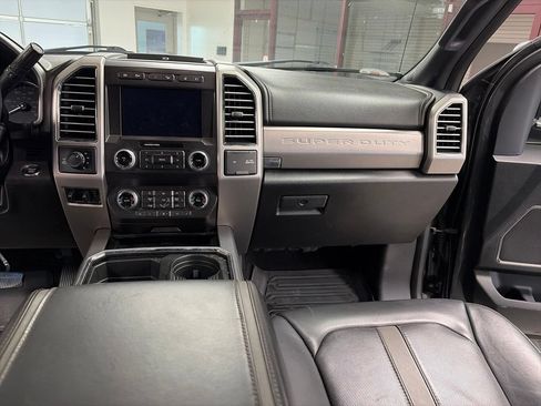 Used 2019 Ford F250 Platinum w/ Platinum Ultimate Package AWD/4WD image 13