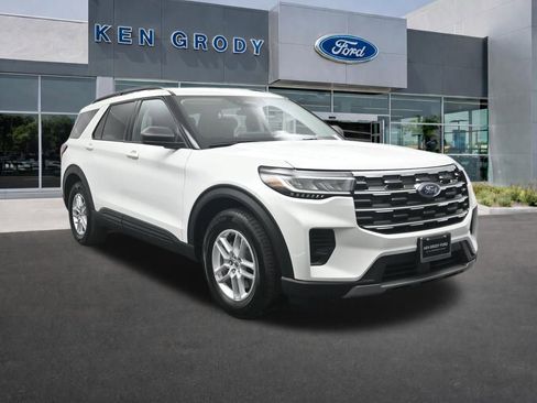 New 2026 Ford Explorer Active RWD image 1