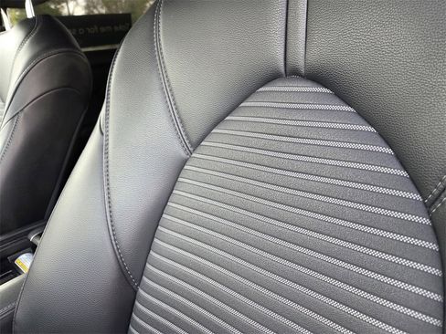 Used 2021 Toyota Highlander XSE image 16