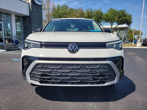 Certified 2025 Volkswagen Taos S FWD image 3