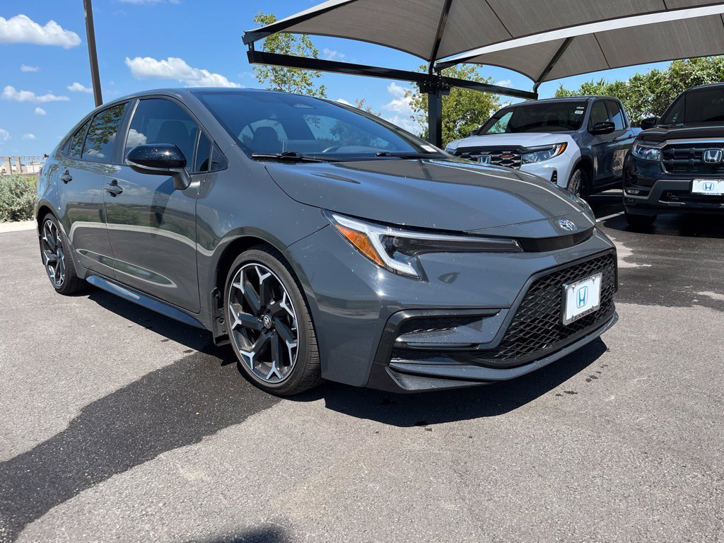 Used 2025 Toyota Corolla Sedan FWD image 3